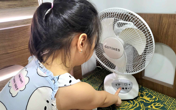 Lời khuyên cho các gia đình dùng quạt tích điện giữa đợt nắng nóng 40 độ C