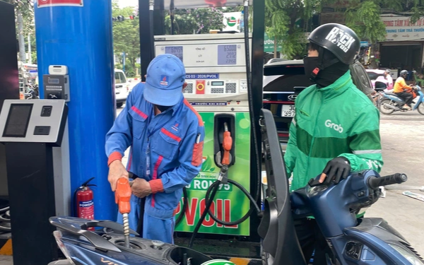 Sát ngày bán xăng E10 trên toàn quốc, Bộ Công Thương bất ngờ ban hành chỉ đạo mới