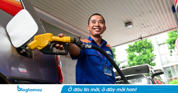 Cập nhật: Giá xăng dầu thế giới giảm cực mạnh, trong nước chờ điều chỉnh