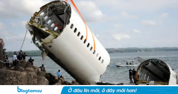 Máy bay cắm đầu lao thẳng đứng xuống biển ngay sau 13 phút cất cánh, gãy đôi thân, toàn bộ 189 người trong khoang thiệt mạng: Bài học đau đớn ngành hàng không