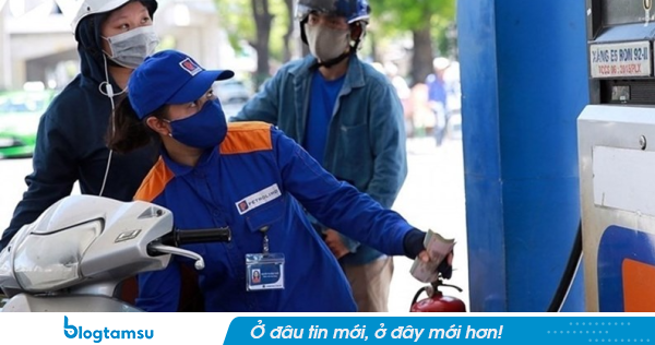 Giá xăng, dầu cùng giảm