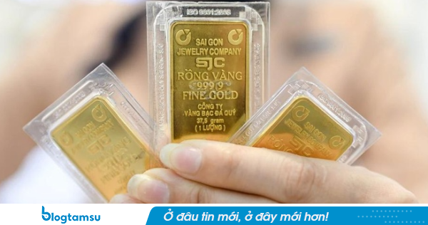 Vàng lúc này: Còn gì nữa đâu mà khóc với sầu