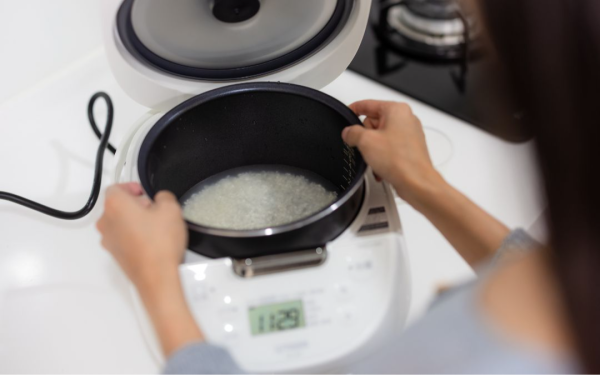 Cảnh báo khẩn cấp tới các gia đình đang nấu cơm bằng nồi cơm điện