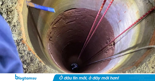 Nghe tiếng người dưới giếng hoang sâu 30m ở nơi đã giải phóng mặt bằng, kiểm tra thì phát hiện bất ngờ