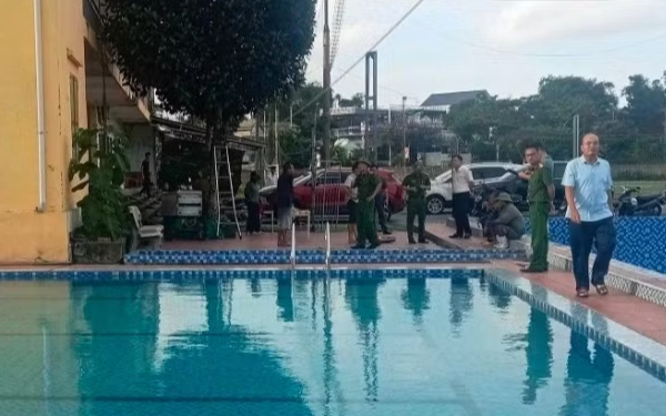 Xót xa: Nghi do điện giật tại bể bơi, 3 trẻ em nguy kịch