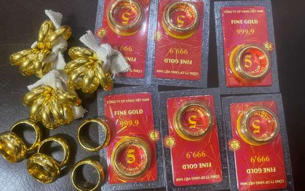 Giá vàng mới nhất hôm nay: Tăng dựng đứng