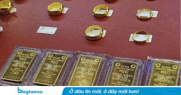 Giá vàng hôm nay 31-5: Ba tuần, người mua vàng miếng SJC, vàng nhẫn lỗ gần chục triệu đồng/lượng
