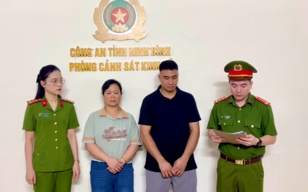 Cấm đi khỏi nơi cư trú đối với 2 người làm bánh đúc Phạm Thị Thu và Dương Mạnh Hiển