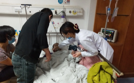 Bé lớp 2 suy thận cấp sau khi bị mẹ… đánh vào chỗ này vì lười làm bài tập về nhà