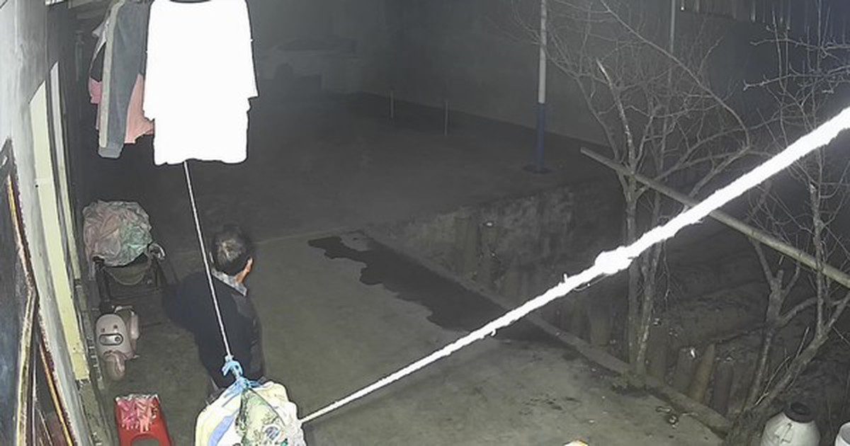 Cô gái khóc cạn nước mắt khi lái xe 1800km về quê ăn tết lúc 3 giờ sáng
