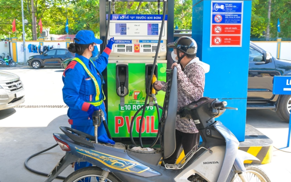 Xăng E10 vừa mở bán trên toàn quốc, Petrolimex, PVOIL đồng loạt nêu kiến nghị