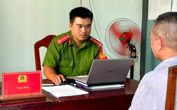 Công an phường Phú Thủy hỗ trợ xác minh, giúp người dân nhận lại 415 triệu đồng chuyển nhầm qua tài khoản ngân hàng
