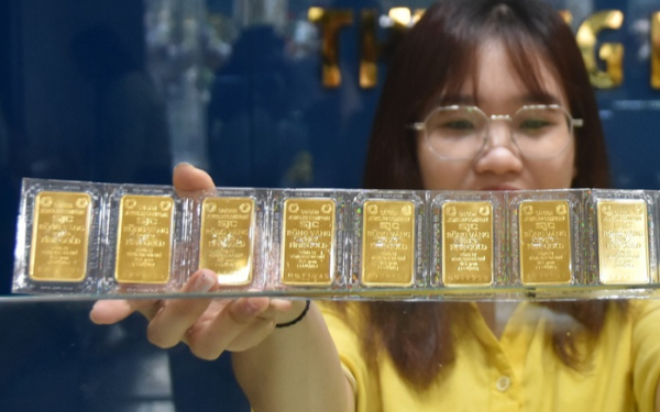 Giá vàng lúc này: Cột mốc lịch sử
