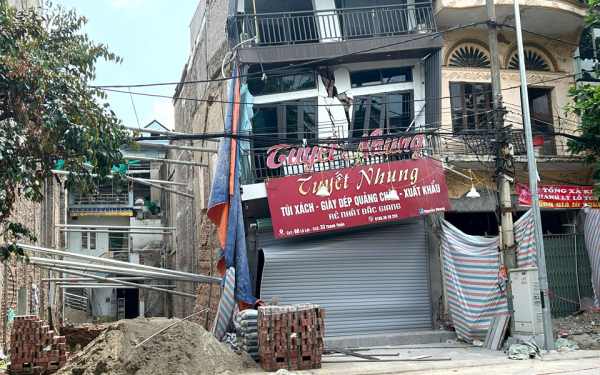 Vụ đào móng công trình khiến nhà bên cạnh nứt toác, nguy cơ đổ sập: Chủ nhà còn chưa kịp tân gia, ai sẽ bồi thường?