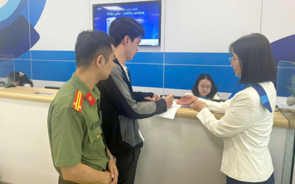Phòng An ninh kinh tế, Công an tỉnh Ninh Bình phối hợp kịp thời xác minh, hỗ trợ trao trả 500 triệu đồng do người dân chuyển khoản nhầm