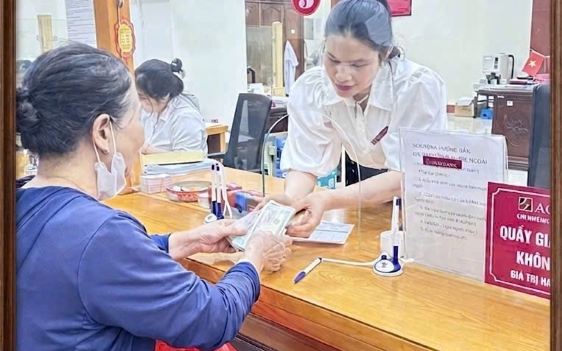 Người phụ nữ liên tiếp đến ngân hàng chuyển tiền, nhân viên Agribank chặn giao dịch: 70 triệu đồng được bảo toàn nhưng toàn bộ số tiền tiết kiệm khác mất trắng