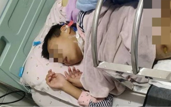 1 học sinh lớp 5 vào thẳng phòng cấp cứu sau khi uống loại nước người lớn cực mê, cứ mệt hay buồn ngủ là mua uống