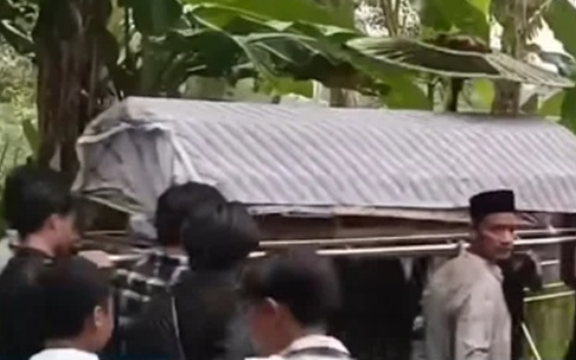 Bi kịch gia đình 4 người khi đi cắm trại