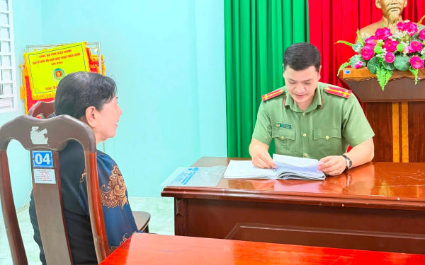 Chuyển khoản thành công 500 triệu đồng từ ngân hàng Vietcombank sang ACB, 1 hộ kinh doanh phải trình báo công an