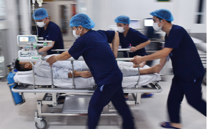 Ăn dưa hấu để giải nhiệt, cụ ông phải cấp cứu trong tình trạng phổi trắng xóa, thận 