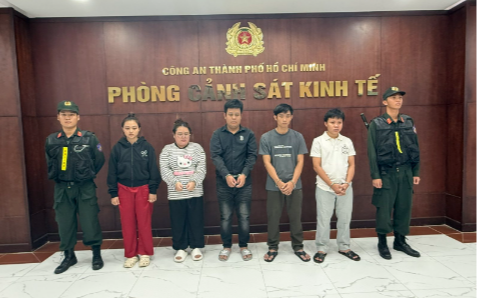 Công an TPHCM: Triệt phá đường dây sản xuất, buôn bán dép giả các nhãn hiệu quy mô lớn, thu giữ hơn 23.000 đôi dép