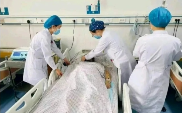 Cụ ông phổi trắng xóa, thận "ngừng hoạt động" sau khi ăn dưa hấu