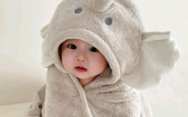 Bố đi làm khai sinh đặt tên con Ngô Út Mót, nhân viên khuyên đổi thành tên khác vô cùng rực rỡ và cao sang