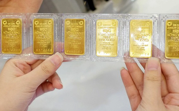 Vì sao giá vàng liên tục giảm sốc?