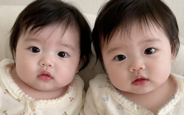 Bố mẹ đi làm khai sinh đặt tên cho cặp song sinh là Lượm Lặt, nhân viên sửa thành tên khác càng đọc càng hay