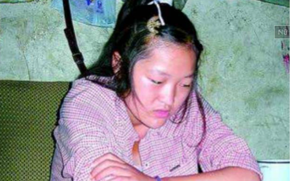 Nữ sinh thi đại học nộp giấy trắng, viết tâm thư 'chỉ trích' hệ thống giáo dục: 18 năm sau cuộc sống ra sao?