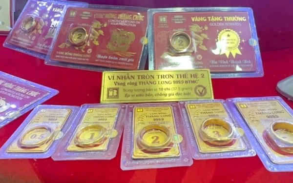 Giá vàng mới nhất hôm nay (11/6): Rơi xuống đáy 8 tháng