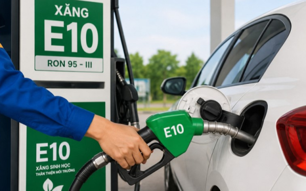 Xăng E10 để bao lâu thì bị tách nước? Xăng E10 có hại động cơ không? Xe sử dụng E10 có bị yếu máy không?