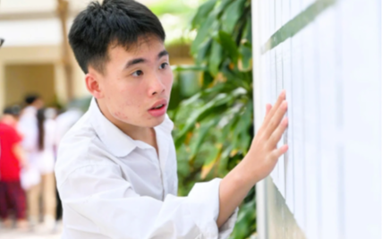 Bộ GD&ĐT phản hồi tranh luận về đề Toán, câu hỏi đề Tiếng Anh khó ngang IELTS 7.0