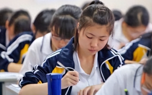 Nữ sinh được điểm 0 môn Toán nhưng vẫn đỗ vào đại học top đầu: Hiệu trưởng công bố lý do khiến ai cũng ‘‘đứng hình’’