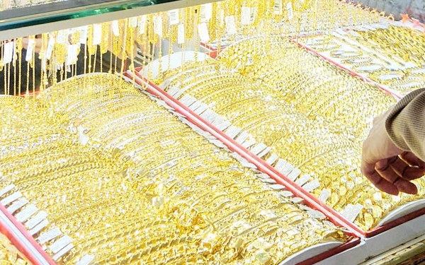 Giá vàng nhẫn trơn, vàng miếng hôm nay 15/6 tăng vọt