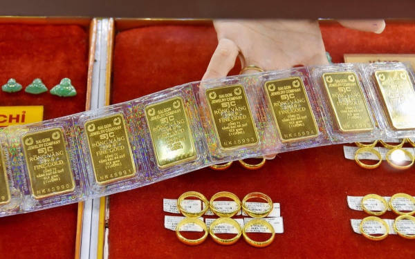 Giá vàng mới nhất hôm nay 15/6: Ngất lịm