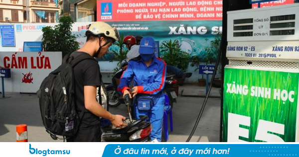 Chủ xe cũ đổ xô đi mua xăng E5, Bộ Công Thương lên tiếng khẩn
