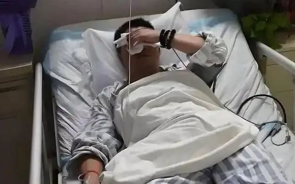 Người đàn ông bị đau lưng đi khám chỉ còn sống được 2 tuần, bác sĩ lắc đầu: 