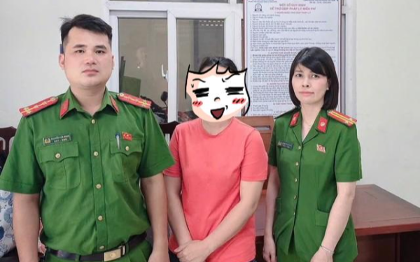Đối tượng truy nã Vũ Thị Phương Hằng sinh năm 1991 ra đầu thú