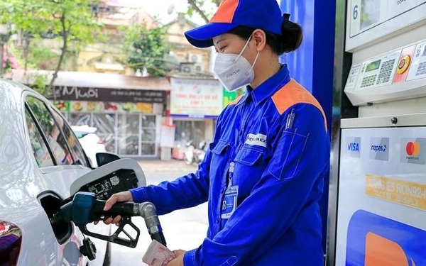 Giá xăng dầu hôm nay 18.6 mới nhất