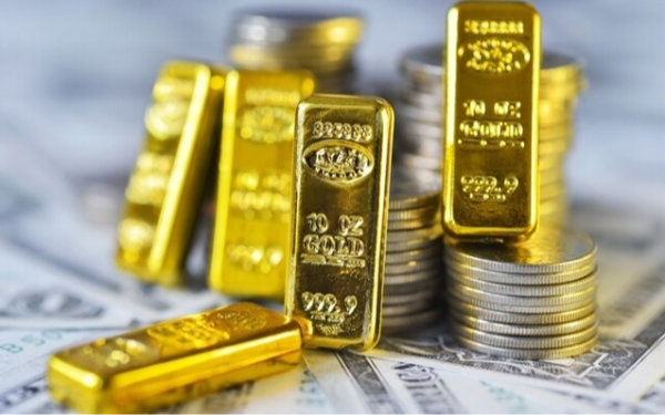 Giá vàng hôm nay: Lao dốc, mất mốc 4.300 USD/ounce