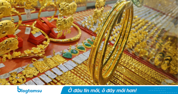 Giá vàng giảm nhẹ khi rủi ro năng lượng hạ nhiệt