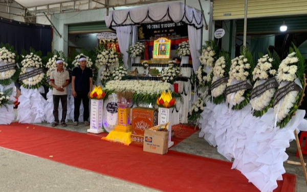 Hòa Minzy tuyên bố sẽ làm 1 việc cho bố mẹ Thượng uý Lê Văn Thắng, nghe xong chồng Đại úy cũng phải nể