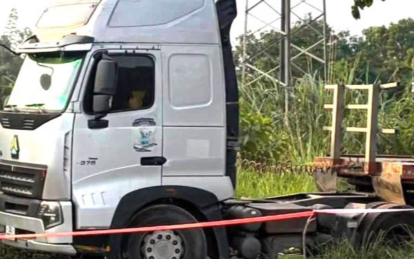Thái Nguyên: Công an điều tra vụ tài xế tử vong nghi tụt xuống hố ga