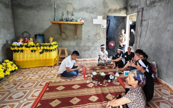 Tiết lộ cuộc gọi cuối cùng của con gái nam tài xế tử vong dưới hố cống sâu 5m: Càng nghe càng xót!