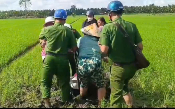 Phun thuốc diệt cỏ vào công an, Đặng Thị Chim Chuyền cùng 2 người thân bị xử lý ra sao?