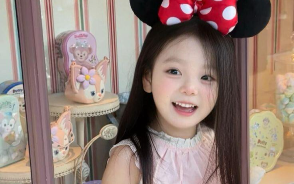 Bố đi khai sinh định đặt tên con gái là Ních Nâu, nhân viên sửa thành cái tên quá hay