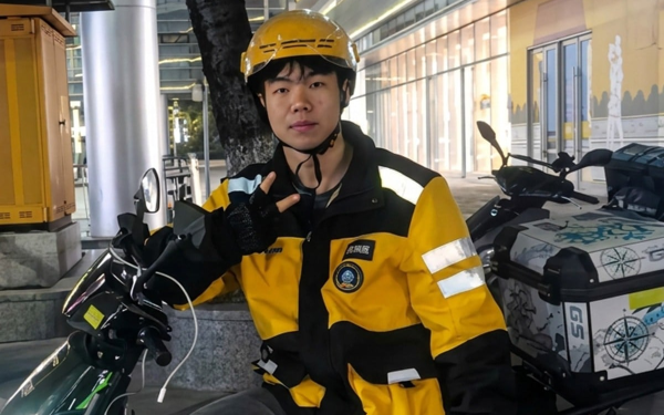 Một shipper qua đời khi cứu người, dòng ghi chú cuối trong điện thoại khiến ai đọc cũng nghẹn lòng