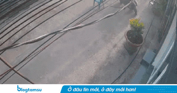Dây điện bất ngờ rơi xuống đường, bi kịch xảy ra với 2 người đang lưu thông: Danh tính nạn nhân