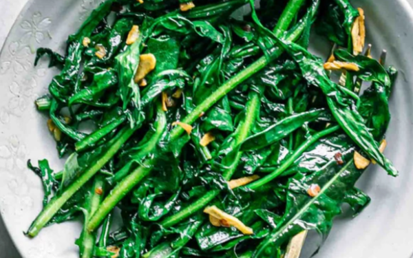 Phát hiện mới chấn động: Một loại rau mọc dại đầy Việt Nam có khả năng "tiêu diệt" tế bào UT cực đỉnh